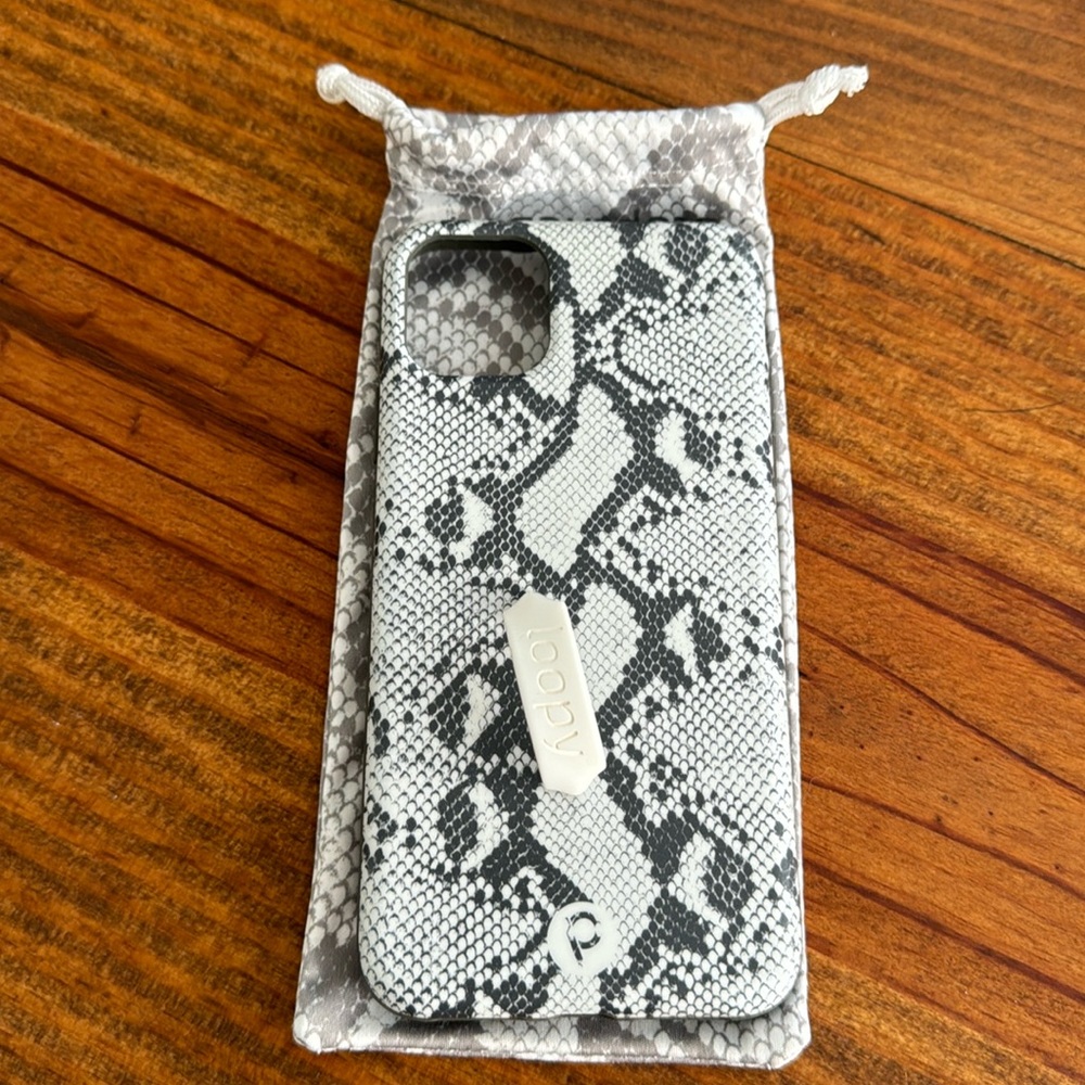 iPhone 11 Pro Max snakeskin Loopy Case